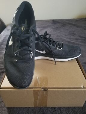 Nike Flex Women’s Black Athletic Shoes Size 10.5